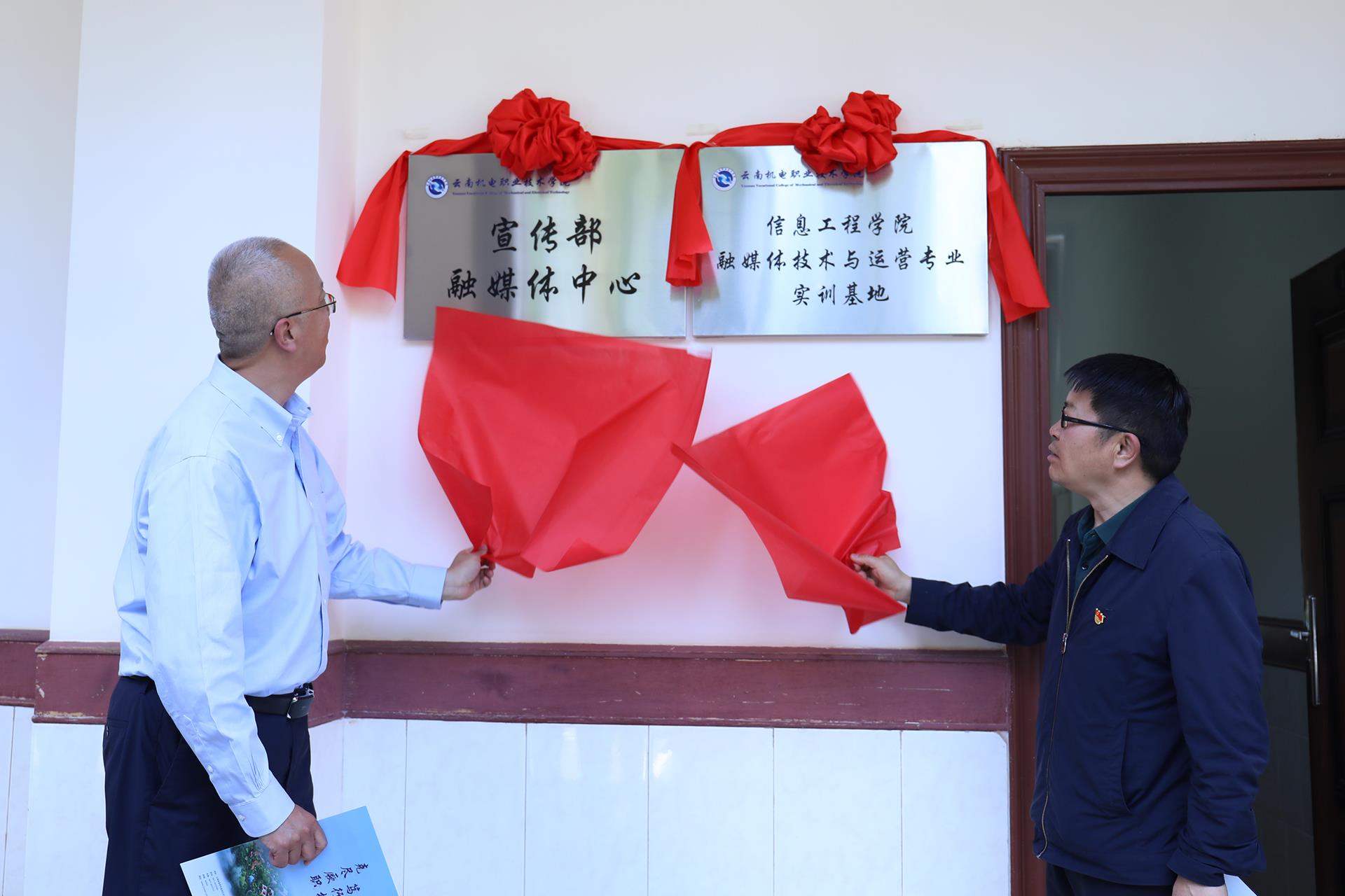 56ec030f47024148891277b523f0eb02.jpg 56ec030f47024148891277b523f0eb02.jpg