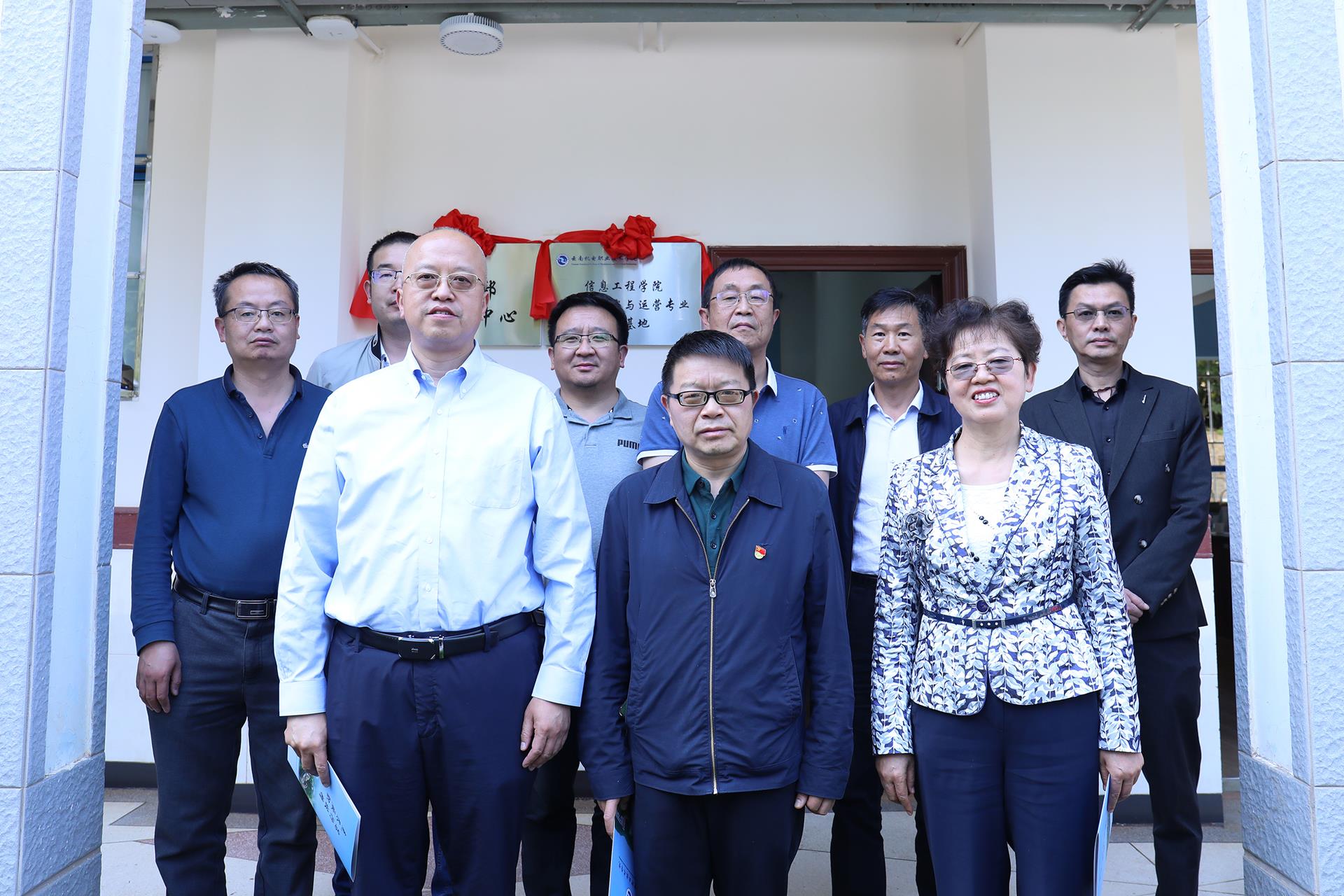 798e9c7d1e054431b61c03ac5c18db13.jpg 798e9c7d1e054431b61c03ac5c18db13.jpg