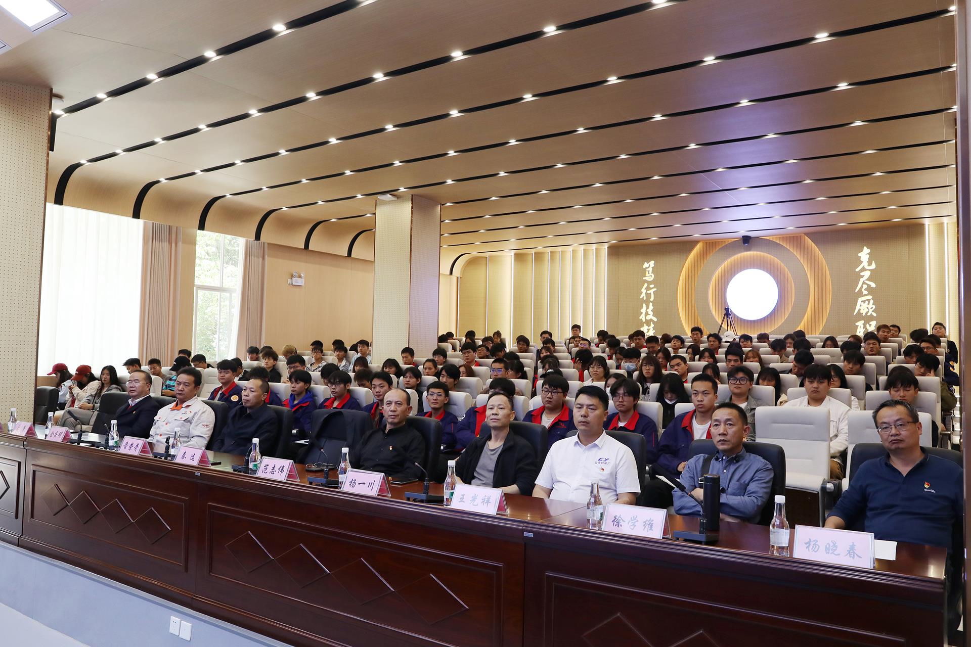 e15ecd111cf5432d86b7c1e98e8a4039.jpg e15ecd111cf5432d86b7c1e98e8a4039.jpg